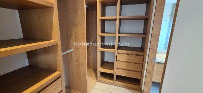 Apartamento de 2 alcobas en venta en Santa Barbara Alta Usaquen, Bogotá, 189 m² · foto 8 de 14
