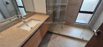 Apartamento de 2 alcobas en venta en Santa Barbara Alta Usaquen, Bogotá, 189 m² · foto 9 de 14