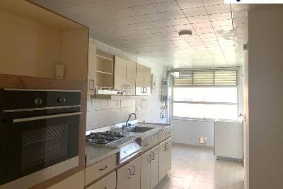 Apartamento de 3 alcobas en venta en Chico Iii, Bogotá, 166 m² · foto 2 de 17