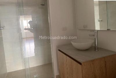 Apartamento de 3 alcobas en venta en Chico Iii, Bogotá, 166 m² · foto 10 de 17