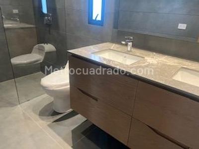 Apartamento de 1 alcoba en venta en San Patricio, Bogotá, 64 m² · foto 7 de 10