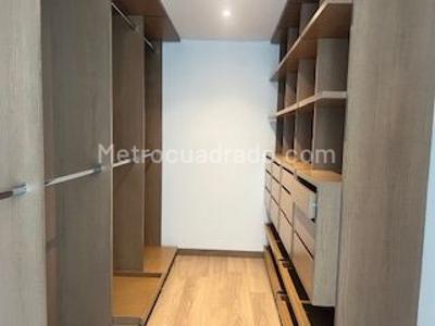Apartamento de 1 alcoba en venta en San Patricio, Bogotá, 64 m² · foto 4 de 10