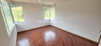 Casa de 4 alcobas en venta en Cerros De Yerbabuena, Chía, 398 m² · foto 16 de 20
