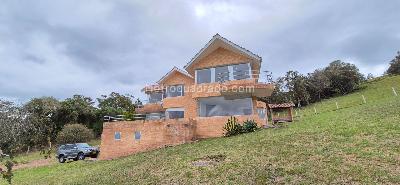 Casa de 4 alcobas en venta en Cerros De Yerbabuena, Chía, 398 m² · foto 2 de 20