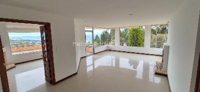 Casa de 4 alcobas en venta en Cerros De Yerbabuena, Chía, 398 m² · foto 3 de 20