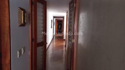 Apartamento de 3 alcobas en venta en Chico Navarra, Bogotá, 160 m² · foto 17 de 20