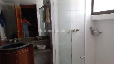 Apartamento de 3 alcobas en venta en Chico Navarra, Bogotá, 160 m² · foto 18 de 20