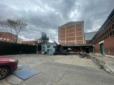 Warehouse for rent in FONTIBON, Bogotá