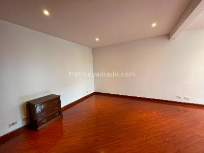 Apartamento de 3 alcobas en venta en Santa Barbara Central, Bogotá, 167 m² · foto 15 de 19