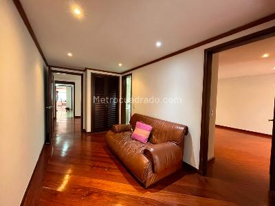 Apartamento de 3 alcobas en venta en Santa Barbara Central, Bogotá, 167 m² · foto 12 de 19