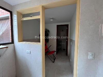 Apartamento de 3 alcobas en venta en Santa Barbara Central, Bogotá, 167 m² · foto 8 de 19
