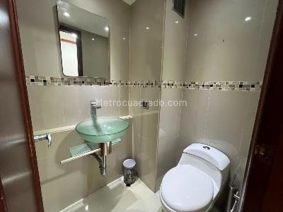 Apartamento de 3 alcobas en venta en Santa Barbara Central, Bogotá, 167 m² · foto 14 de 19