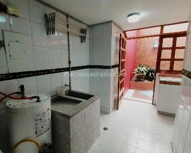 Apartamento en venta en Los Rosales, Bogotá · foto 17 de 18