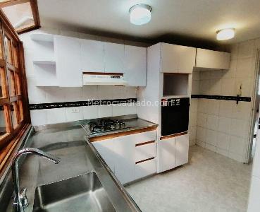 Apartamento en venta en Los Rosales, Bogotá · foto 7 de 18