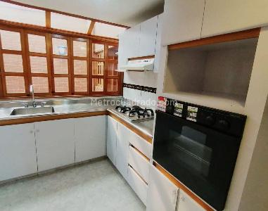 Apartamento en venta en Los Rosales, Bogotá · foto 8 de 18