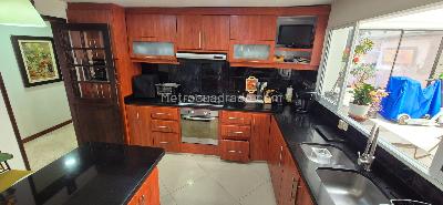 Apartamento de 3 alcobas en venta en Refugio Alto, Bogotá, 209 m² · foto 10 de 20