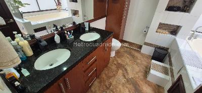 Apartamento de 3 alcobas en venta en Refugio Alto, Bogotá, 209 m² · foto 13 de 20