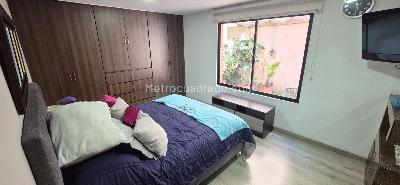Apartamento de 3 alcobas en venta en Refugio Alto, Bogotá, 209 m² · foto 19 de 20