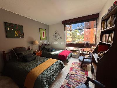 Apartamento de 3 alcobas en venta en Los Rosales, Bogotá, 220 m² · foto 12 de 15