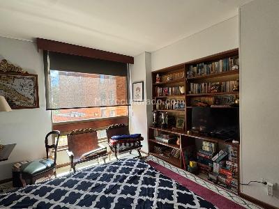 Apartamento de 3 alcobas en venta en Los Rosales, Bogotá, 220 m² · foto 13 de 15