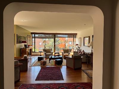 Apartamento de 3 alcobas en venta en Los Rosales, Bogotá, 220 m² · foto 3 de 15