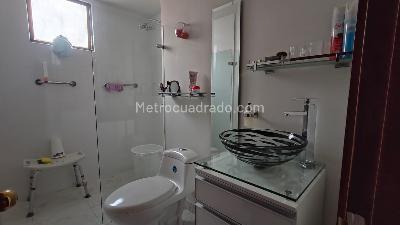 Apartamento de 2 alcobas en venta en Rincon Del Chico, Bogotá, 104 m² · foto 9 de 12