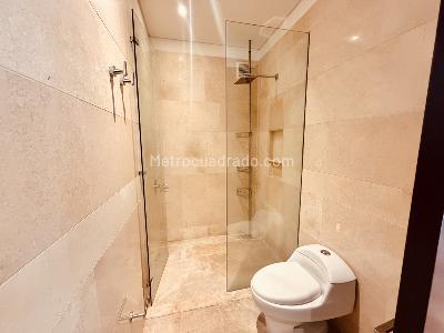 Apartamento de 1 alcoba en arriendo en Los Rosales, Bogotá, 60 m² · foto 9 de 11