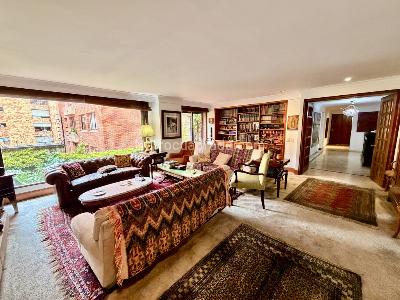 Apartamento de 3 alcobas en venta en Los Rosales, Bogotá, 187 m² · foto 4 de 20