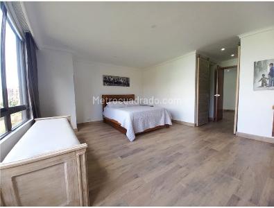 Apartamento de 5 alcobas en venta en La Visitacion, Medellín, 456 m² · foto 17 de 20