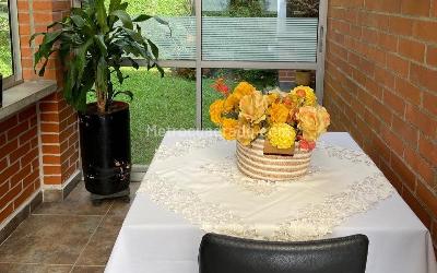 Casa de 3 alcobas en venta en Benedictinos, Envigado, 220 m² · foto 2 de 15