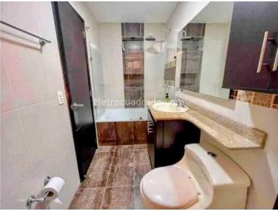 Apartamento de 3 alcobas en venta en Lorena, Medellín, 152 m² · foto 2 de 16