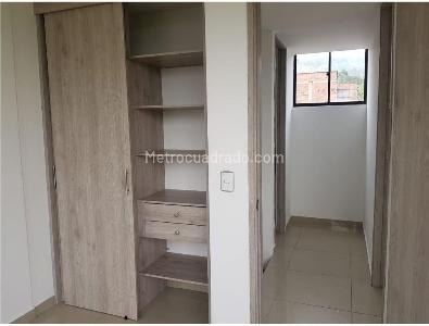 Apartamento de 3 alcobas en venta en Laureles, Medellín, 130 m² · foto 7 de 14