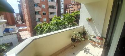 Apartamento de 3 alcobas en venta en Laureles Santa Teresita, Medellín, 134 m² · foto 3 de 14