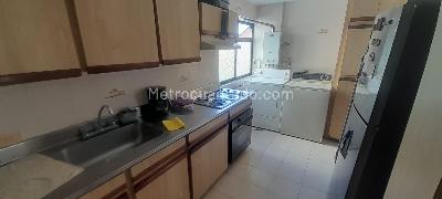 Apartamento de 3 alcobas en venta en Laureles Santa Teresita, Medellín, 134 m² · foto 4 de 14