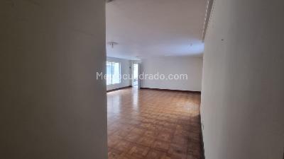 Apartamento de 3 alcobas en venta en Laureles, Medellín, 150 m² · foto 6 de 12