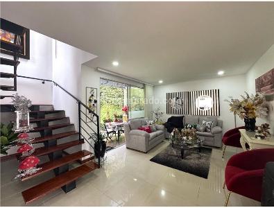 Casa de 3 alcobas en venta en Loma Benedictinos, Envigado, 220 m² · foto 7 de 20
