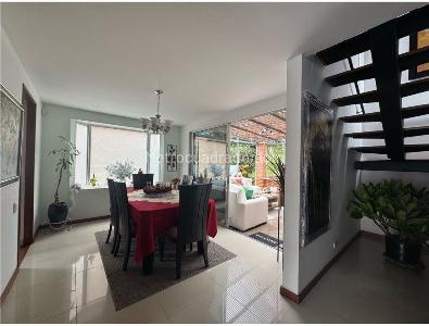 Casa de 3 alcobas en venta en Loma Benedictinos, Envigado, 220 m² · foto 8 de 20