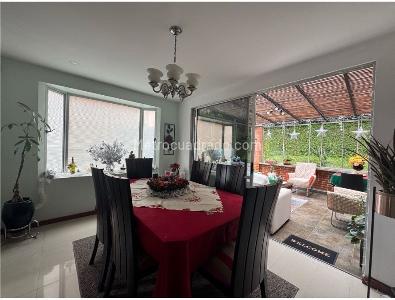 Casa de 3 alcobas en venta en Loma Benedictinos, Envigado, 220 m² · foto 9 de 20