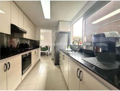 Casa de 3 alcobas en venta en Loma Benedictinos, Envigado, 220 m² · foto 10 de 20