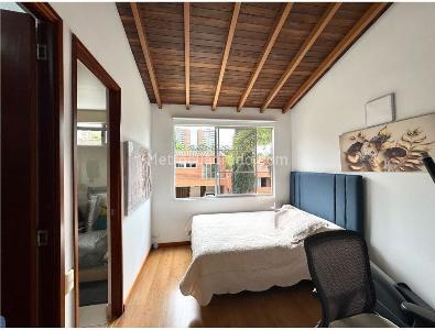 Casa de 3 alcobas en venta en Loma Benedictinos, Envigado, 220 m² · foto 17 de 20