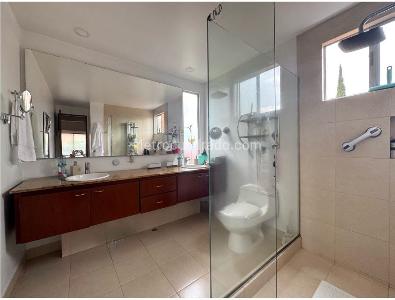 Casa de 3 alcobas en venta en Loma Benedictinos, Envigado, 220 m² · foto 18 de 20