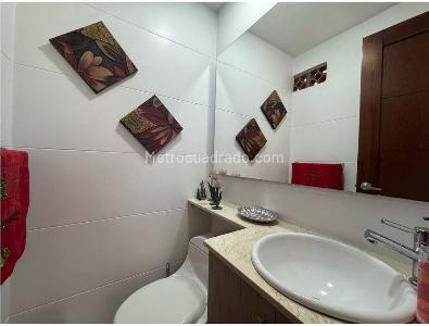 Casa de 3 alcobas en venta en Loma Benedictinos, Envigado, 220 m² · foto 20 de 20