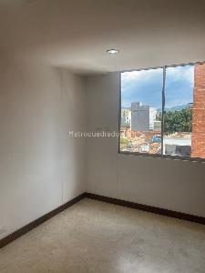 Apartamento en venta en Los Colores, Medellín · foto 8 de 14