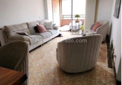 Apartamento de 3 alcobas en venta en Conquistadores, Medellín, 126 m² · foto 2 de 12