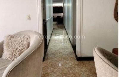 Apartamento de 3 alcobas en venta en Conquistadores, Medellín, 126 m² · foto 5 de 12