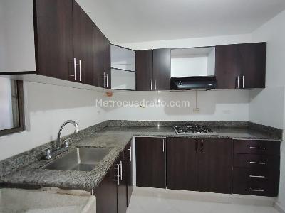 Apartamento en venta en Loma De Los Bernal, Medellín · foto 3 de 20