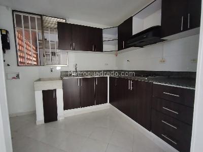 Apartamento en venta en Loma De Los Bernal, Medellín · foto 4 de 20