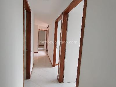 Apartamento en venta en Loma De Los Bernal, Medellín · foto 6 de 20
