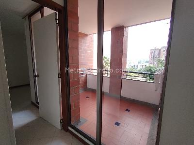 Apartamento en venta en Loma De Los Bernal, Medellín · foto 13 de 20