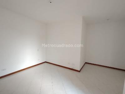 Apartamento en venta en Loma De Los Bernal, Medellín · foto 16 de 20